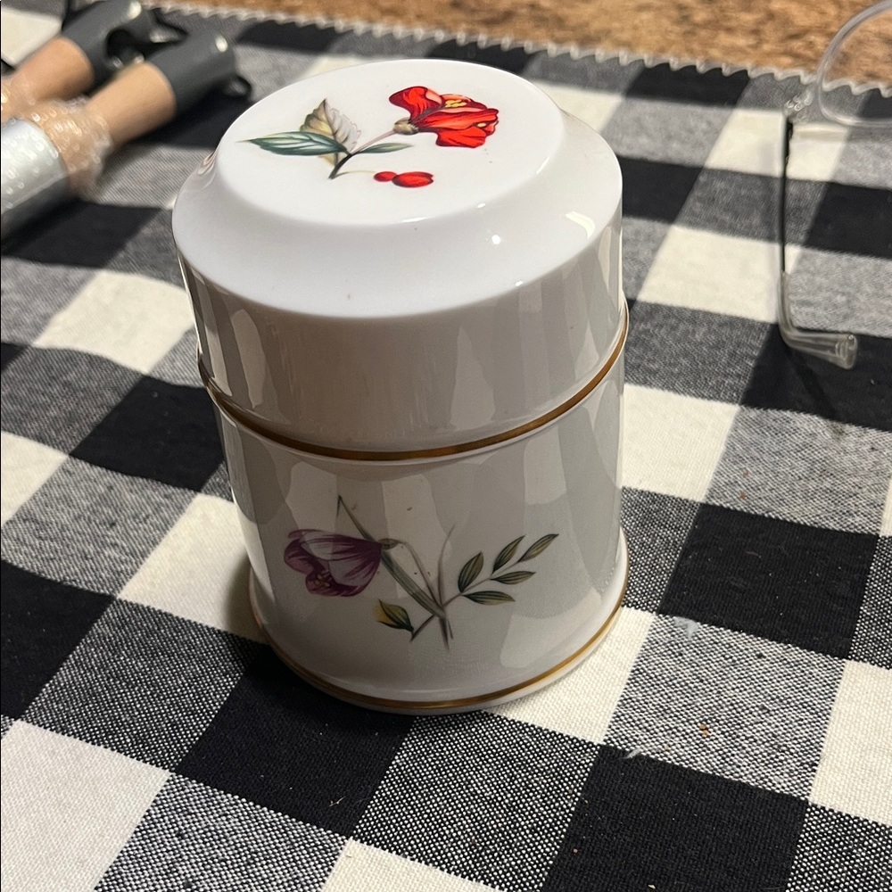 Royal Worcester Lidded Jar Fine Bone 1959 China Made in England - Picture 4 of 5